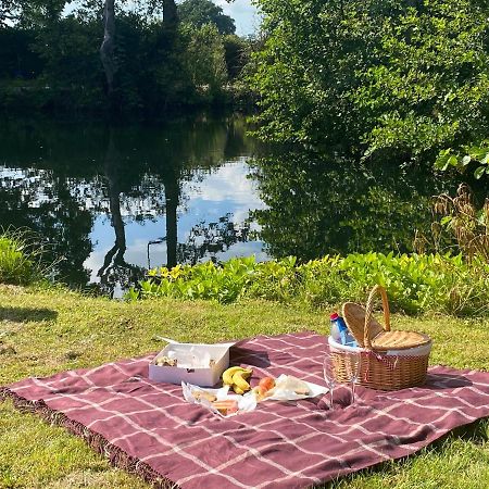 Kingfisher Cabin - Wild Escapes Wrenbury Off Grid Glamping - Ages 12 And Over Baddiley エクステリア 写真