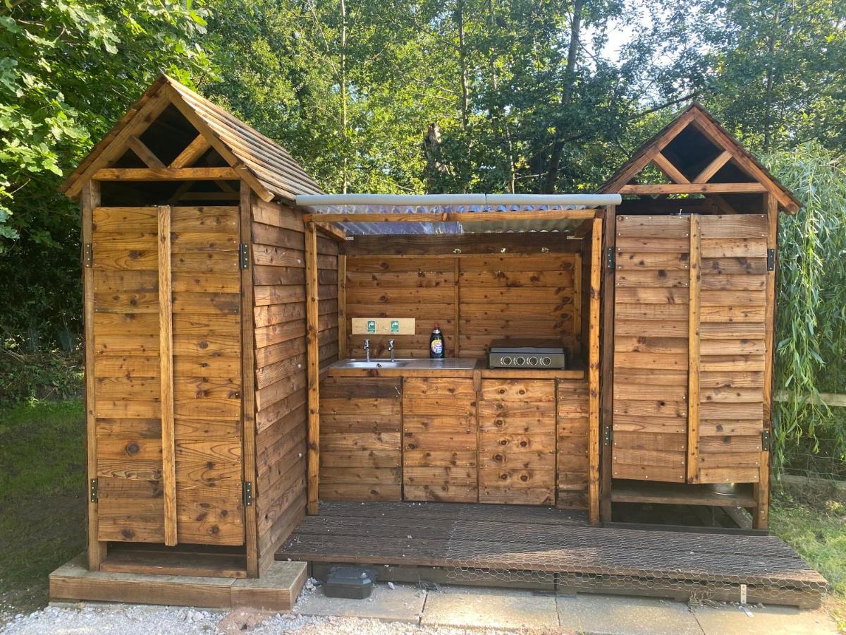 Kingfisher Cabin - Wild Escapes Wrenbury Off Grid Glamping - Ages 12 And Over Baddiley エクステリア 写真